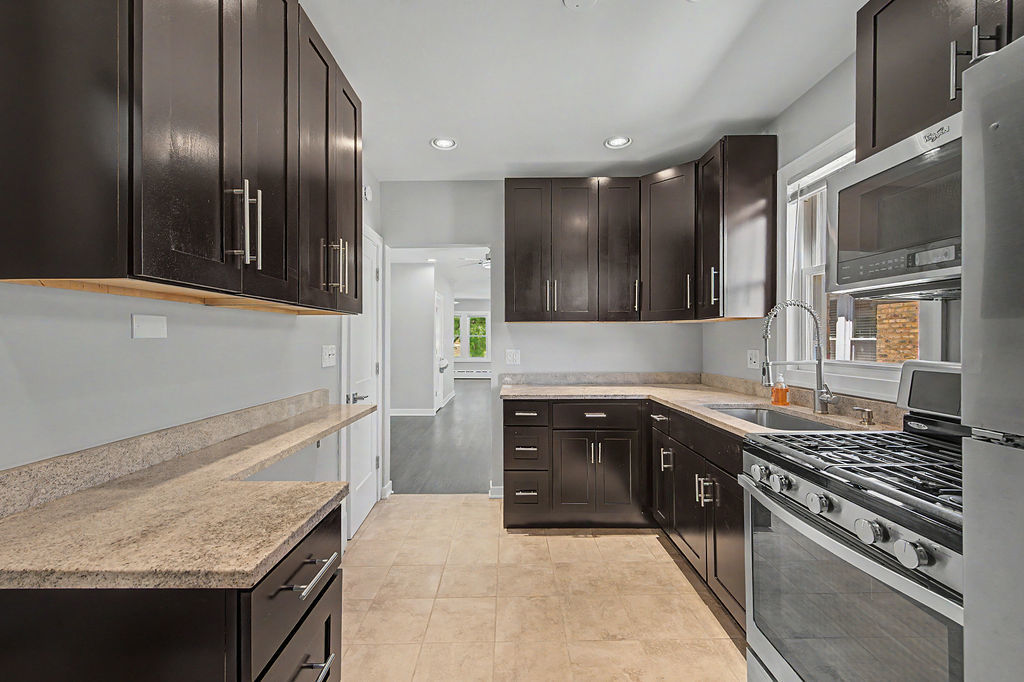 4945 West Addison Street Chicago, IL 60641 - Photo 26 of 47