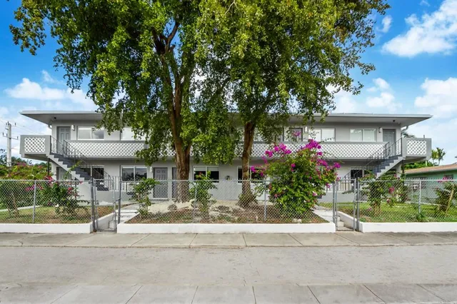 $2,600 | 1001 Northeast 80th Street, Unit 4, Miami, FL 33138