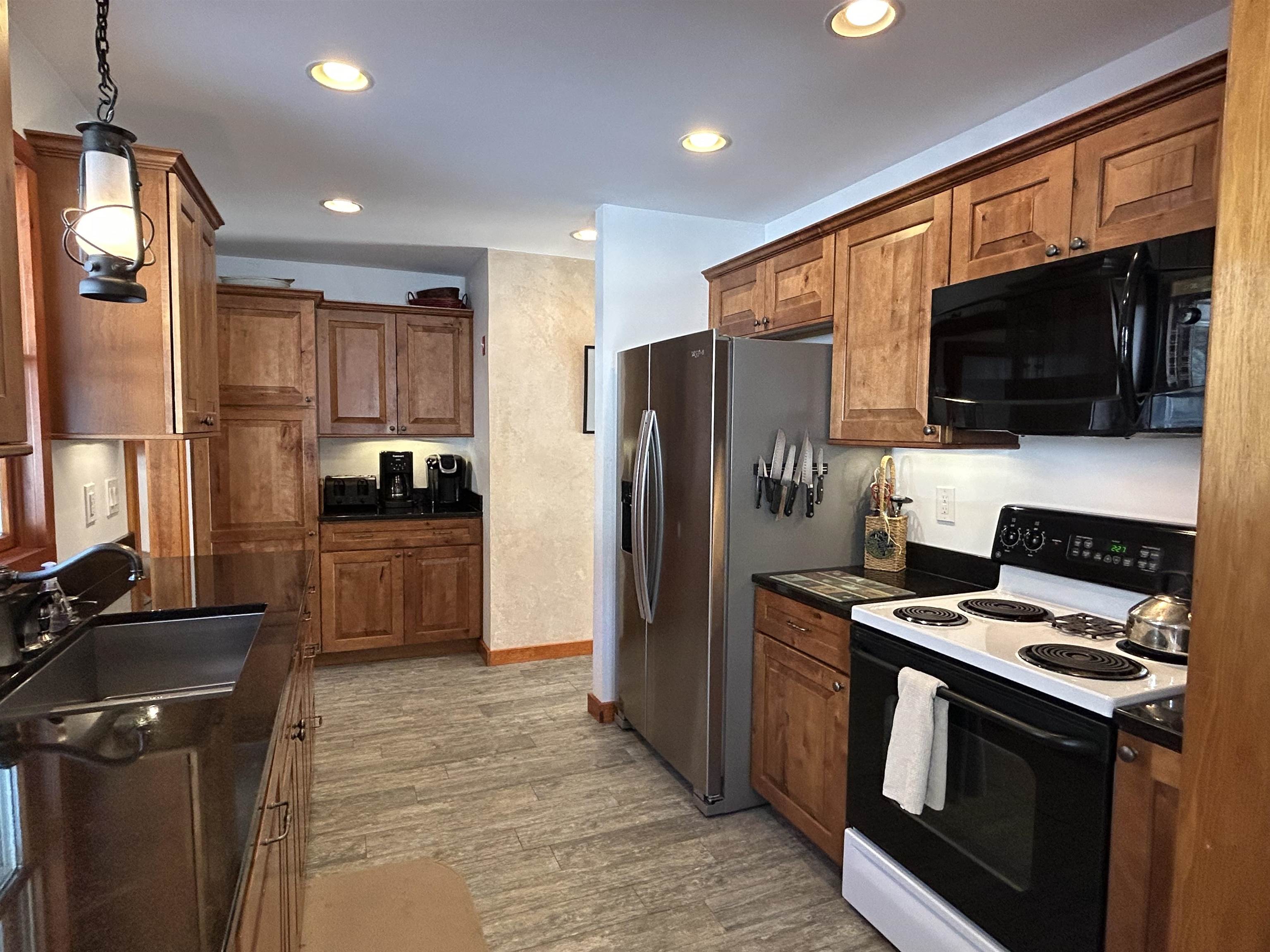 147 Davis Road Plymouth, VT 05149 - Photo 6 of 32