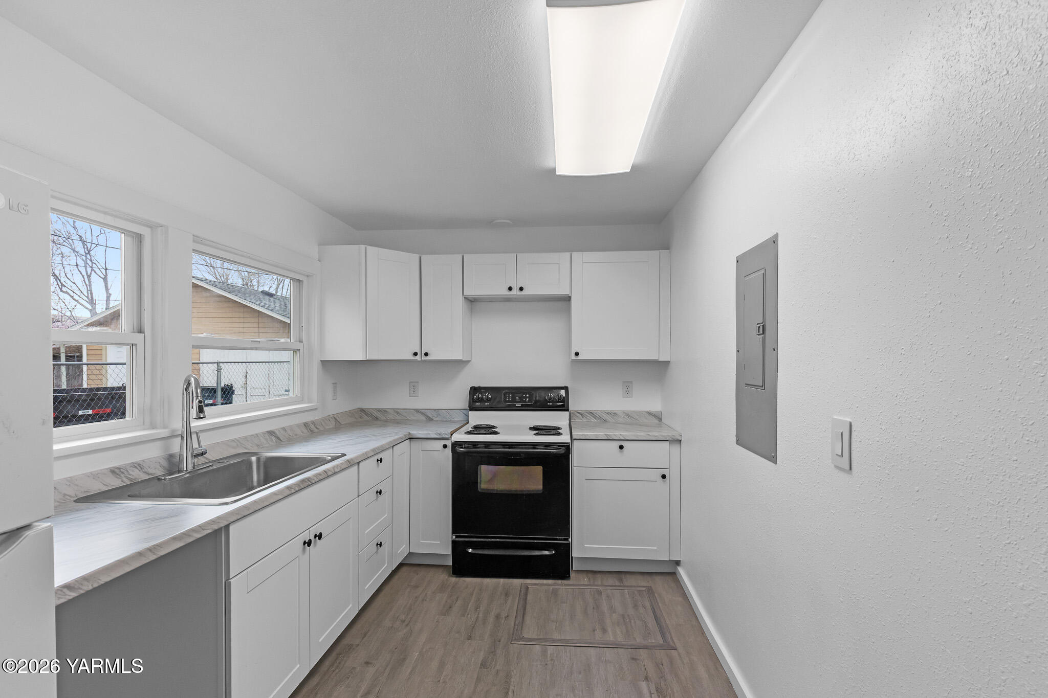 2208 South 3rd Avenue Yakima, WA 98903 - Photo 9 of 21 2208 S. 3rd Ave.