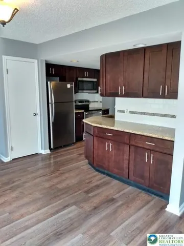 $2,295 | 933 North New Street, Bethlehem, PA 18018