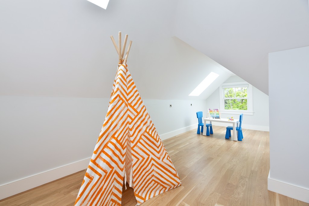 39 Columbia Street, Unit 2 Brookline, MA 02446 - Photo 16 of 19