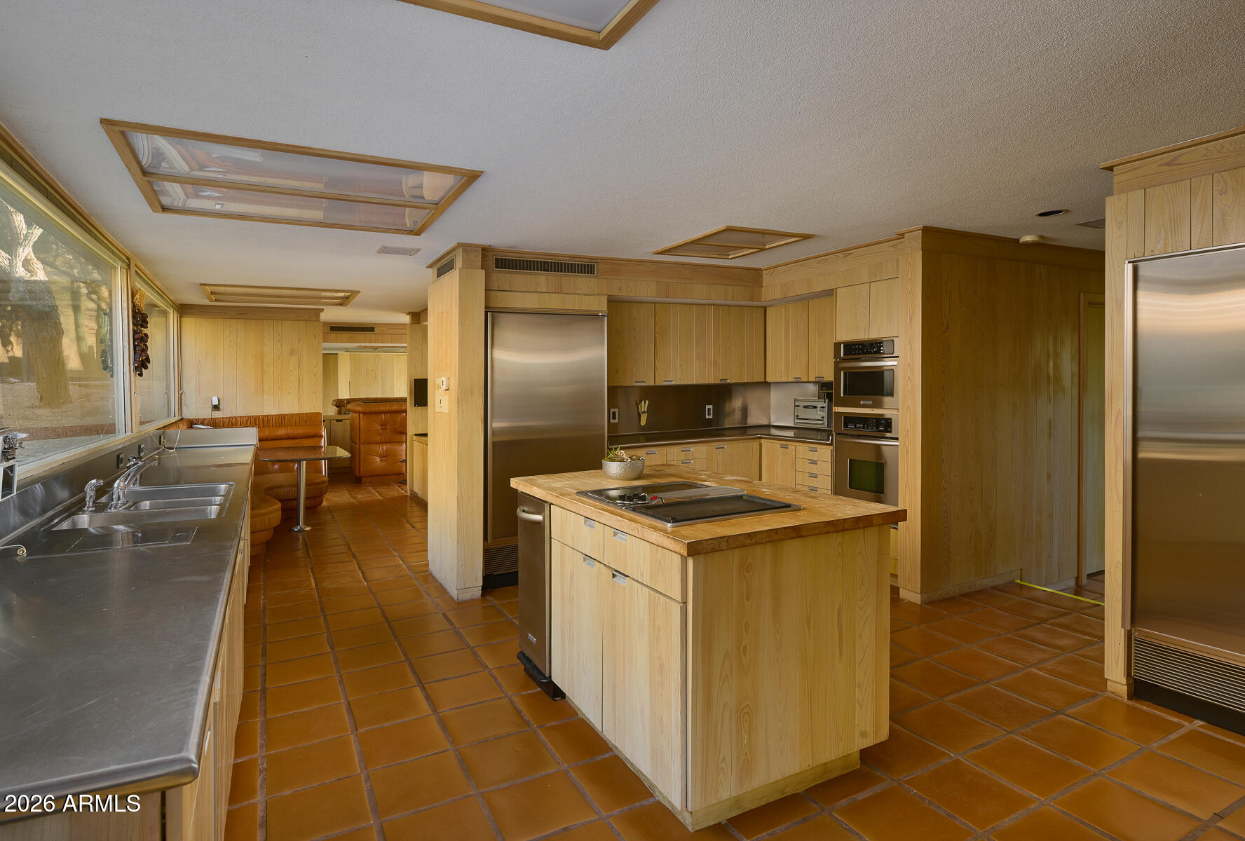 5500 North Dromedary Road Phoenix, AZ 85251 - Photo 30 of 74 kitchen2