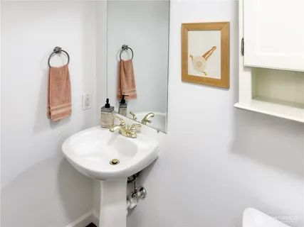 $785,000 | 210 10th Street, Unit 4, Kirkland, WA 98033