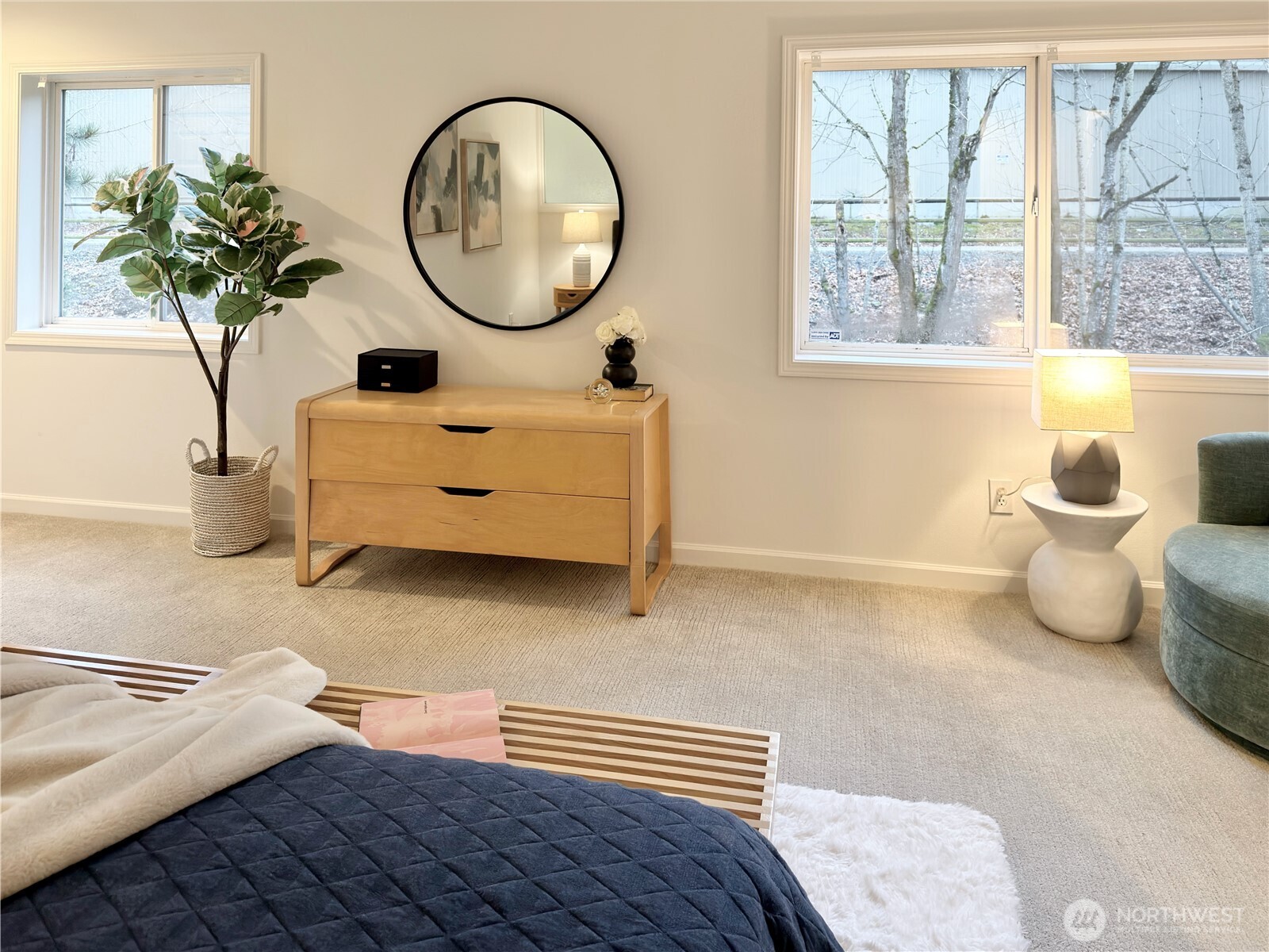 210 10th Street, Unit 4 Kirkland, WA 98033 - Photo 17 of 35 a living room with furniture and a large window