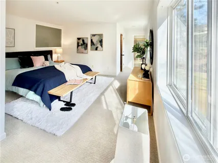 $749,000 | 210 10th Street, Unit 4, Kirkland, WA 98033