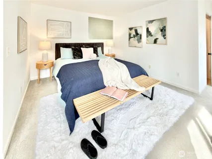 $749,000 | 210 10th Street, Unit 4, Kirkland, WA 98033