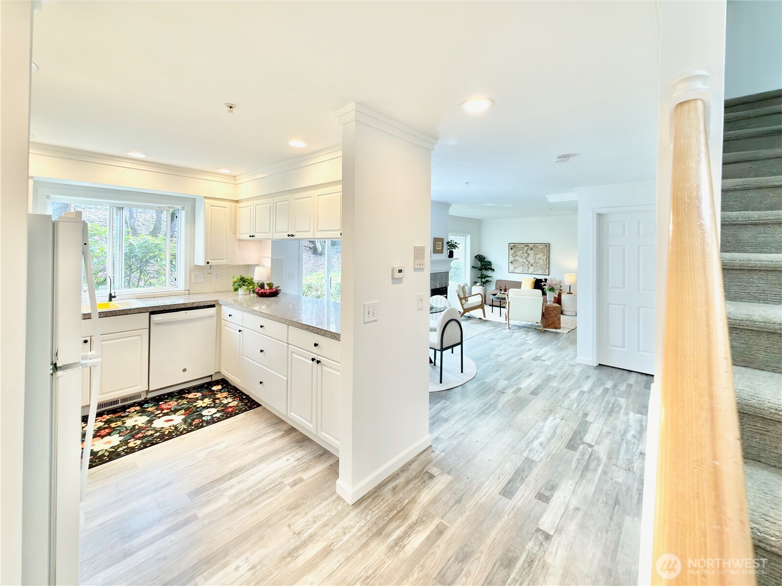 210 10th Street, Unit 4 Kirkland, WA 98033 - Photo 2 of 40