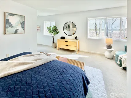 $749,000 | 210 10th Street, Unit 4, Kirkland, WA 98033