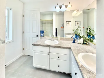 $749,000 | 210 10th Street, Unit 4, Kirkland, WA 98033