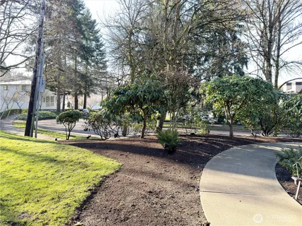 $749,000 | 210 10th Street, Unit 4, Kirkland, WA 98033