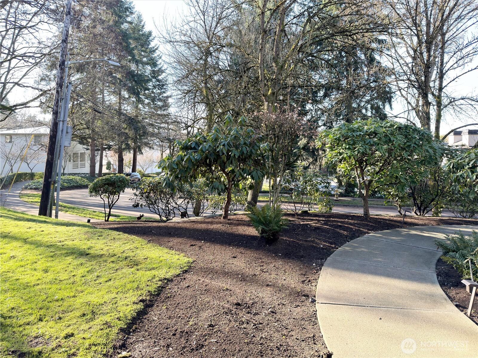 210 10th Street, Unit 4 Kirkland, WA 98033 - Photo 37 of 40