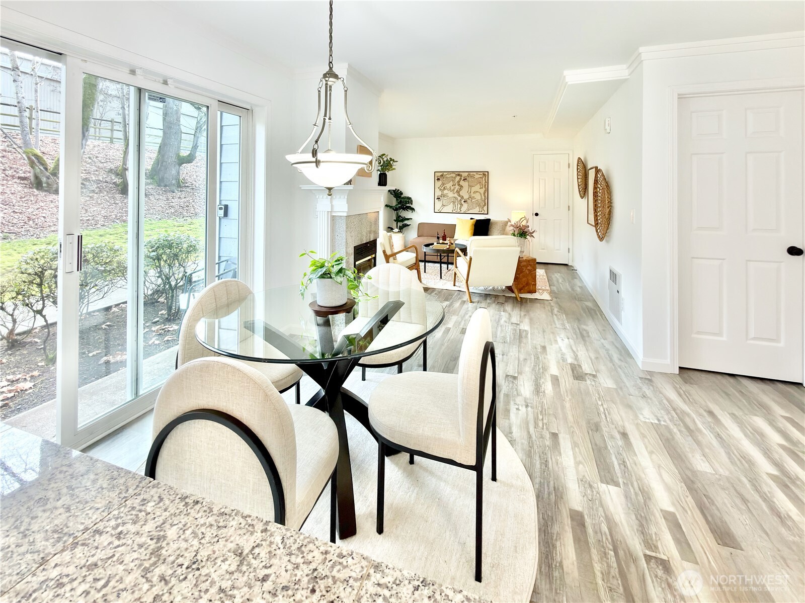 210 10th Street, Unit 4 Kirkland, WA 98033 - Photo 4 of 40