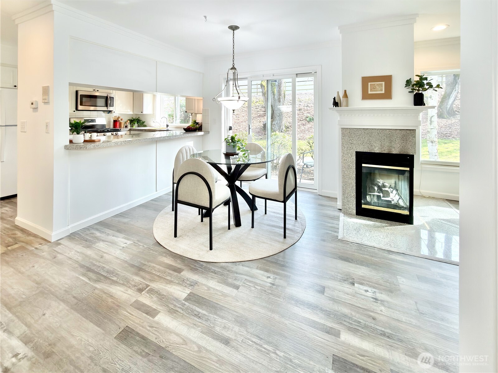 210 10th Street, Unit 4 Kirkland, WA 98033 - Photo 5 of 40