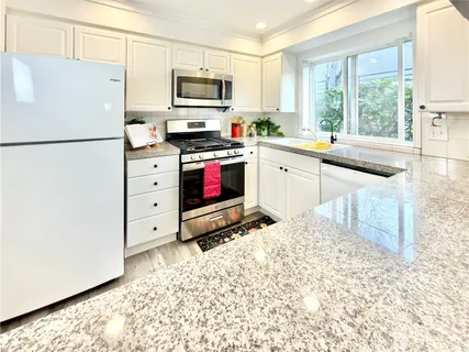 a view of a pathway with a house