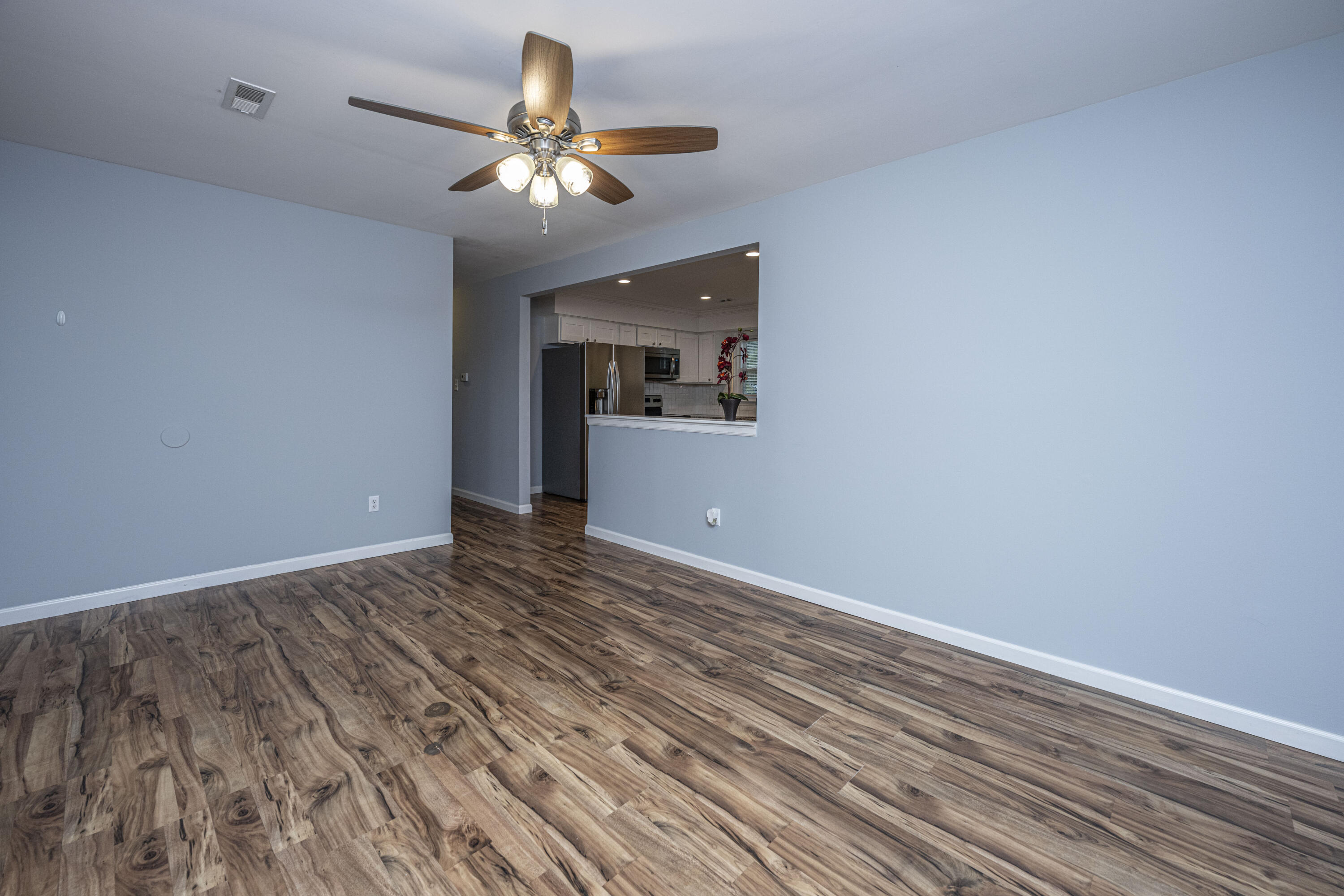 7662 Chippendale Road North Charleston, SC 29420 - Photo 5 of 26 DSC_5358