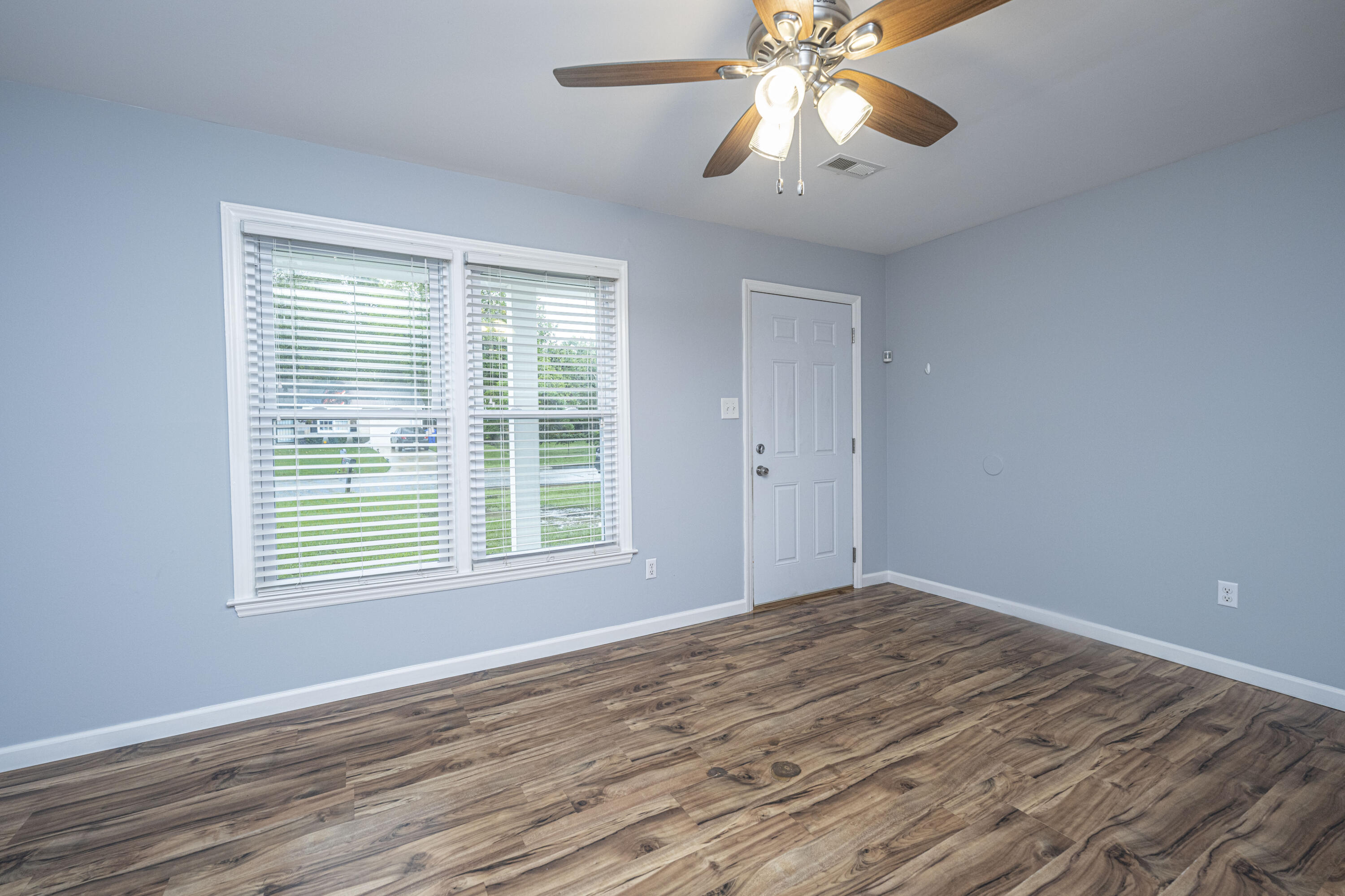 7662 Chippendale Road North Charleston, SC 29420 - Photo 7 of 26 DSC_5362