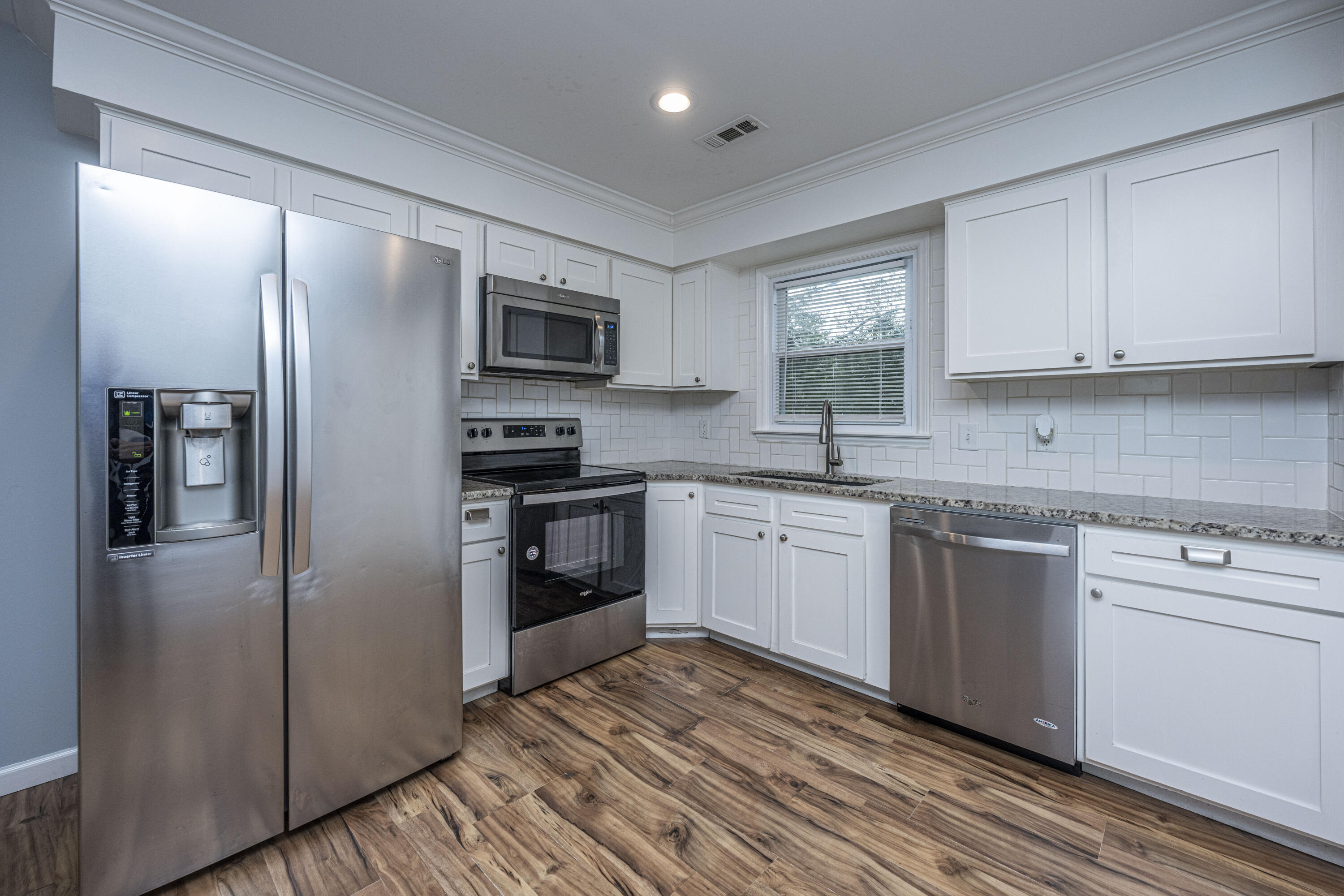 7662 Chippendale Road North Charleston, SC 29420 - Photo 9 of 26 DSC_5365