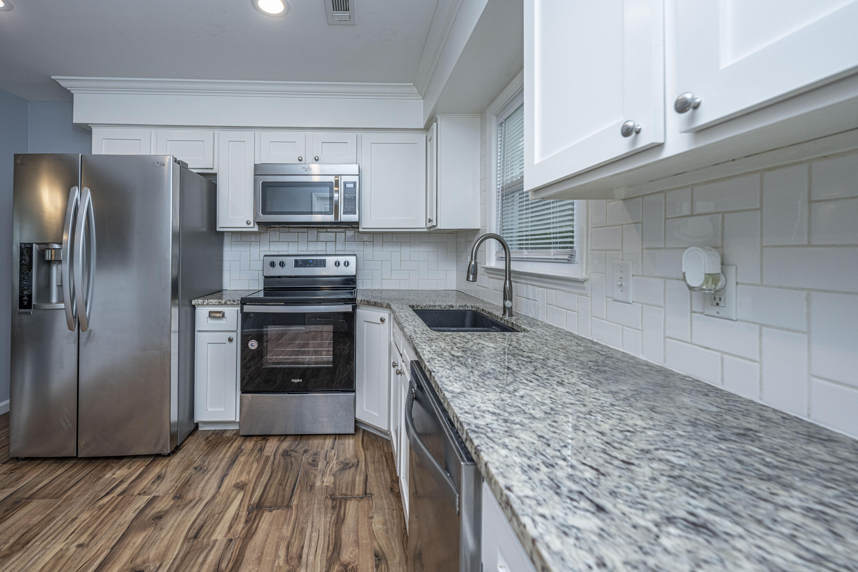 7662 Chippendale Road North Charleston, SC 29420 - Photo 10 of 26 DSC_5366