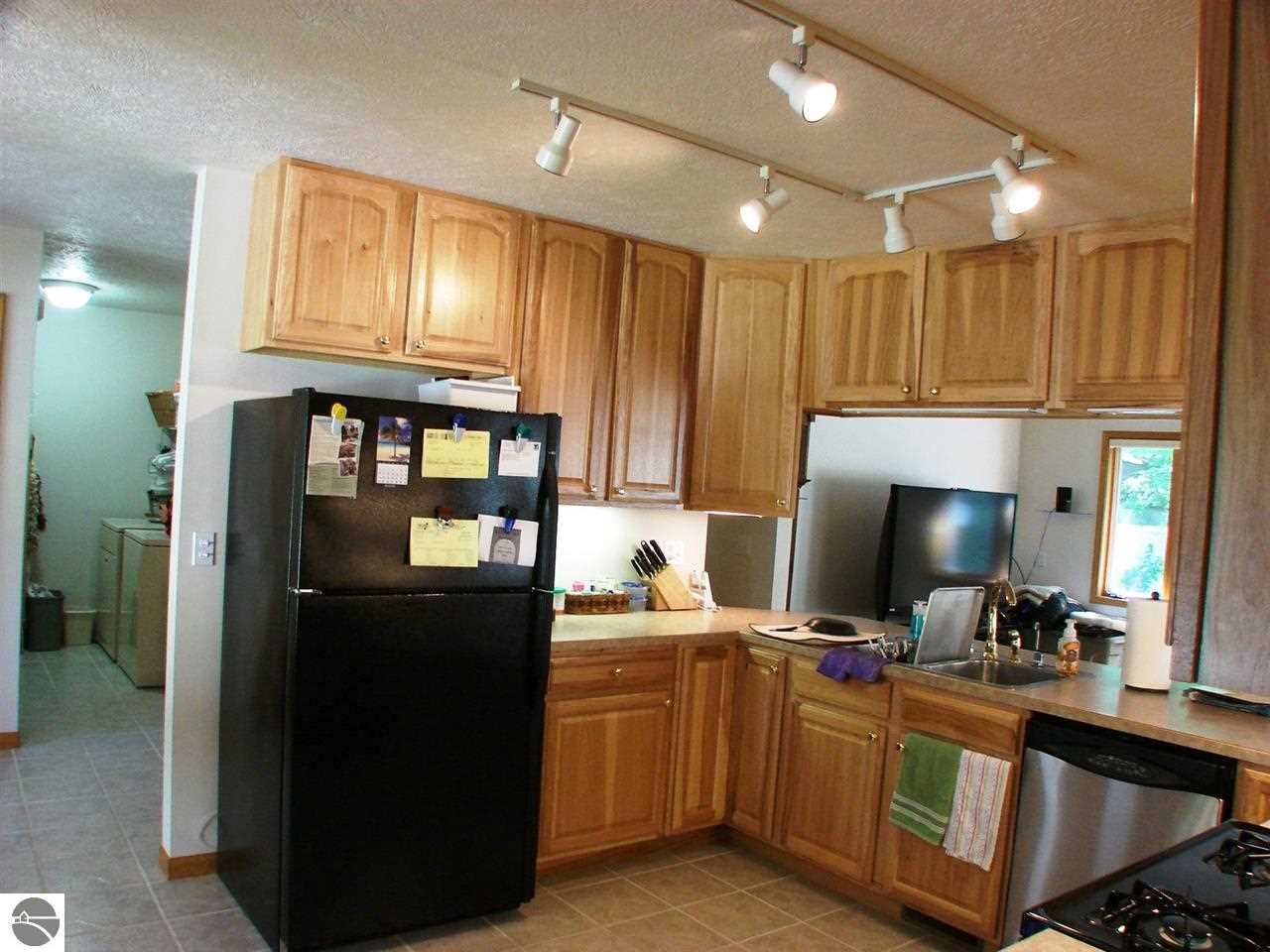 111 Chatham Road St. Louis, MI 48880 - Photo 11 of 39 1789225-10.JPG