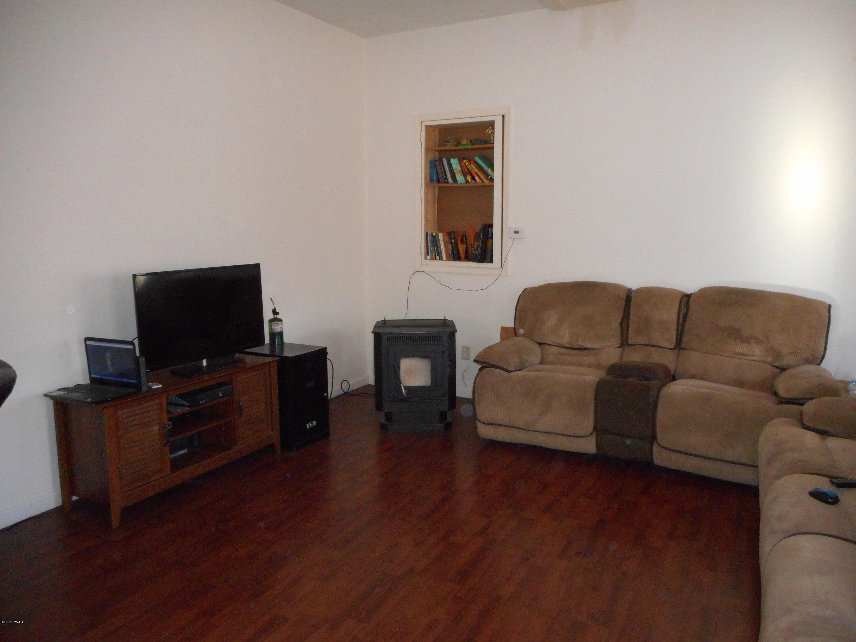 129 Racoon Road Dingmans Ferry, PA 18328 - Photo 5 of 13