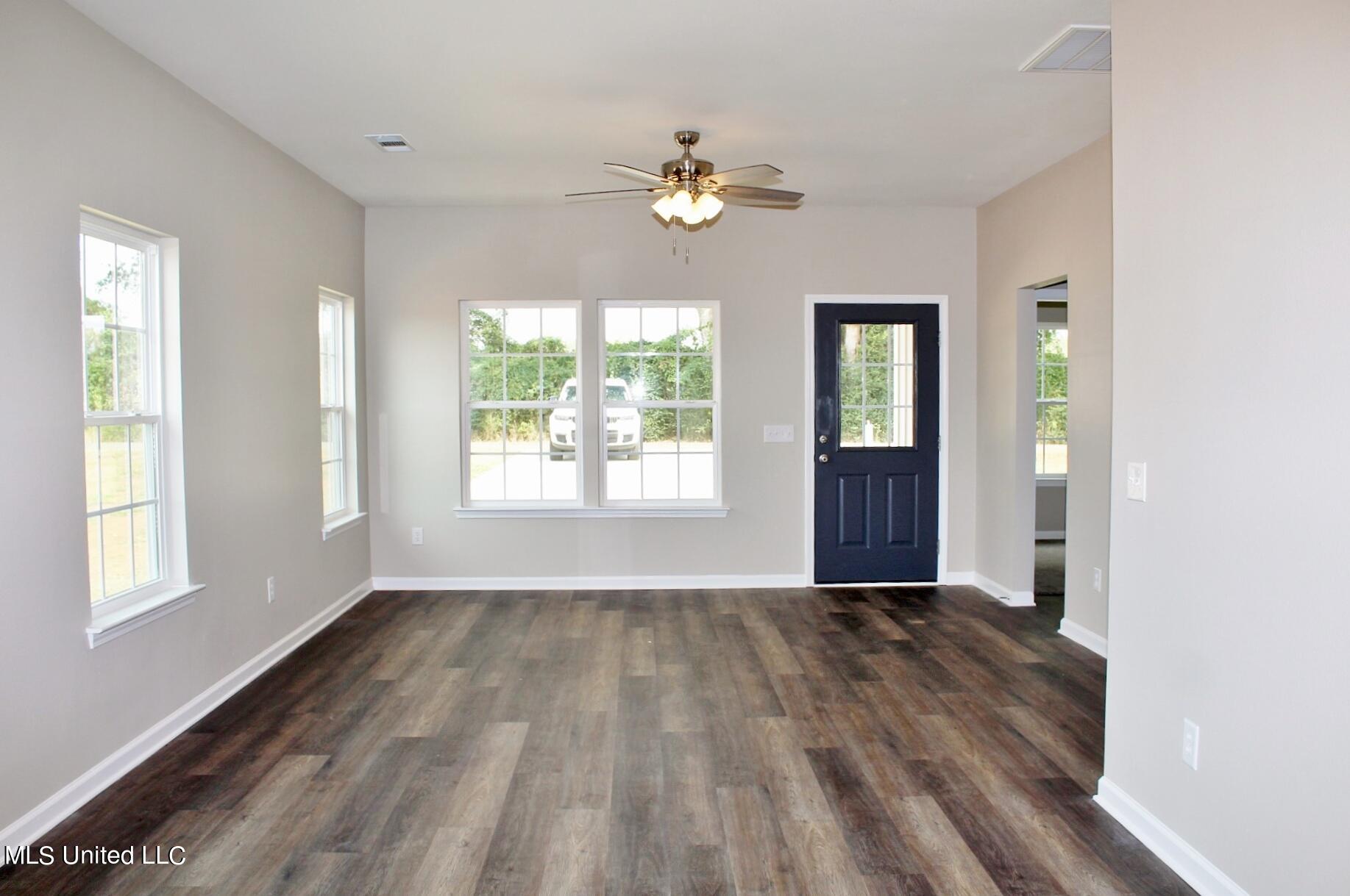117 Willie Finch Road Lucedale, MS 39452 - Photo 2 of 19 3-Living Room