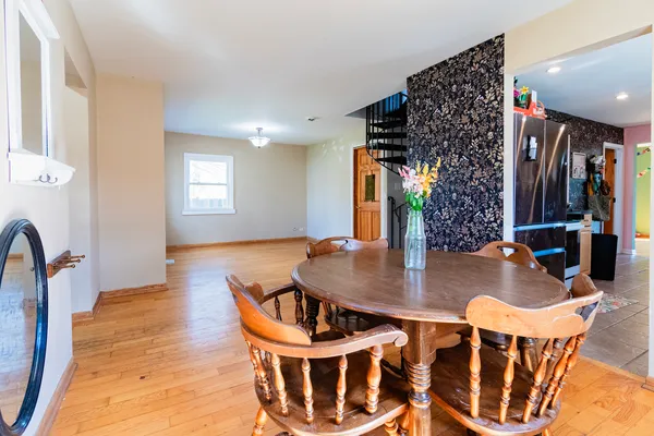 $260,000 | 5321 Cleveland Drive, McHenry, IL 60050
