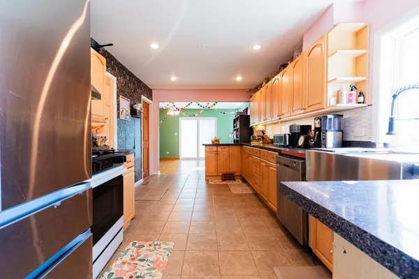 $260,000 | 5321 Cleveland Drive, McHenry, IL 60050
