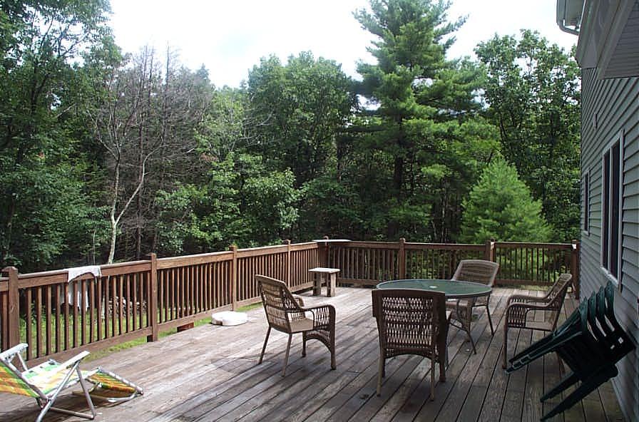 545 Fish Hill Road Tannersville, PA 18372 - Photo 2 of 3 DECK