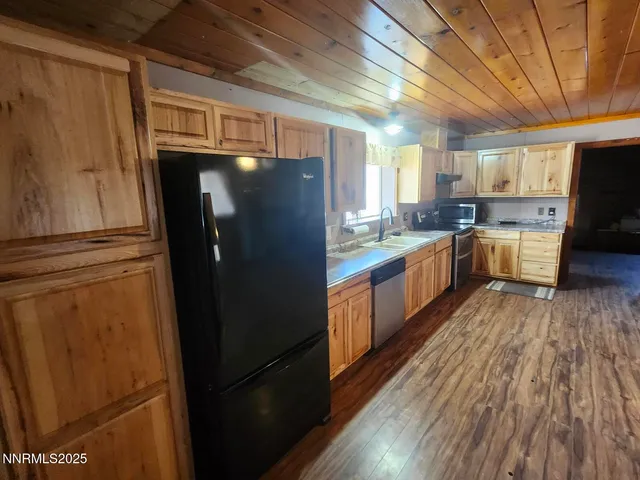 $1,600 | 880 Truckee Lane, Fernley, NV 89408