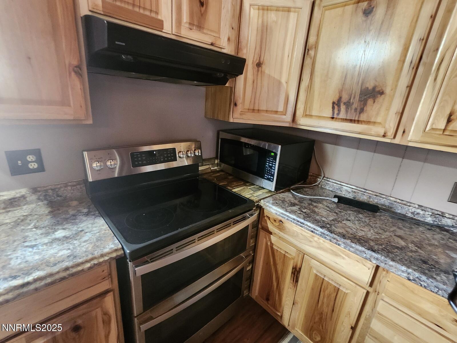 880 Truckee Lane Fernley, NV 89408 - Photo 6 of 18 20250829_124639