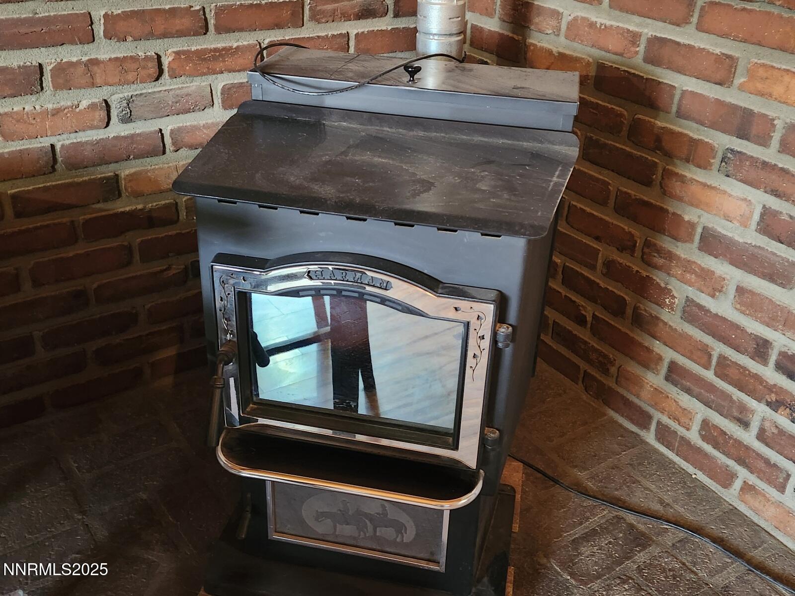 880 Truckee Lane Fernley, NV 89408 - Photo 7 of 18 20250829_124721