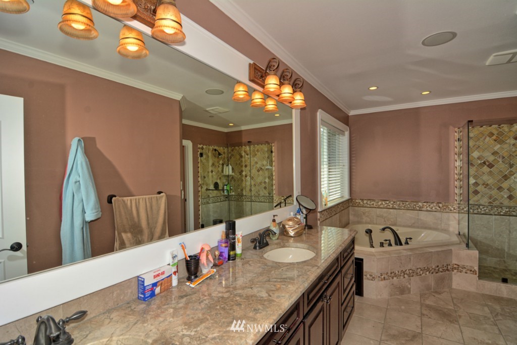 802 232nd Street Southeast Bothell, WA 98021 - Photo 12 of 21