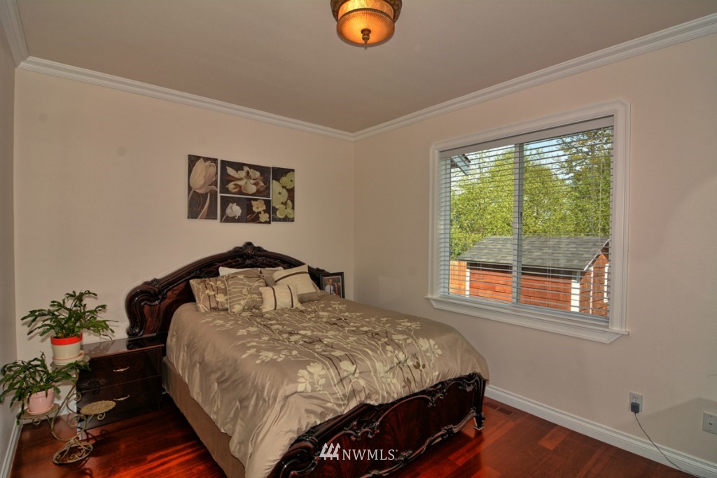 802 232nd Street Southeast Bothell, WA 98021 - Photo 9 of 21