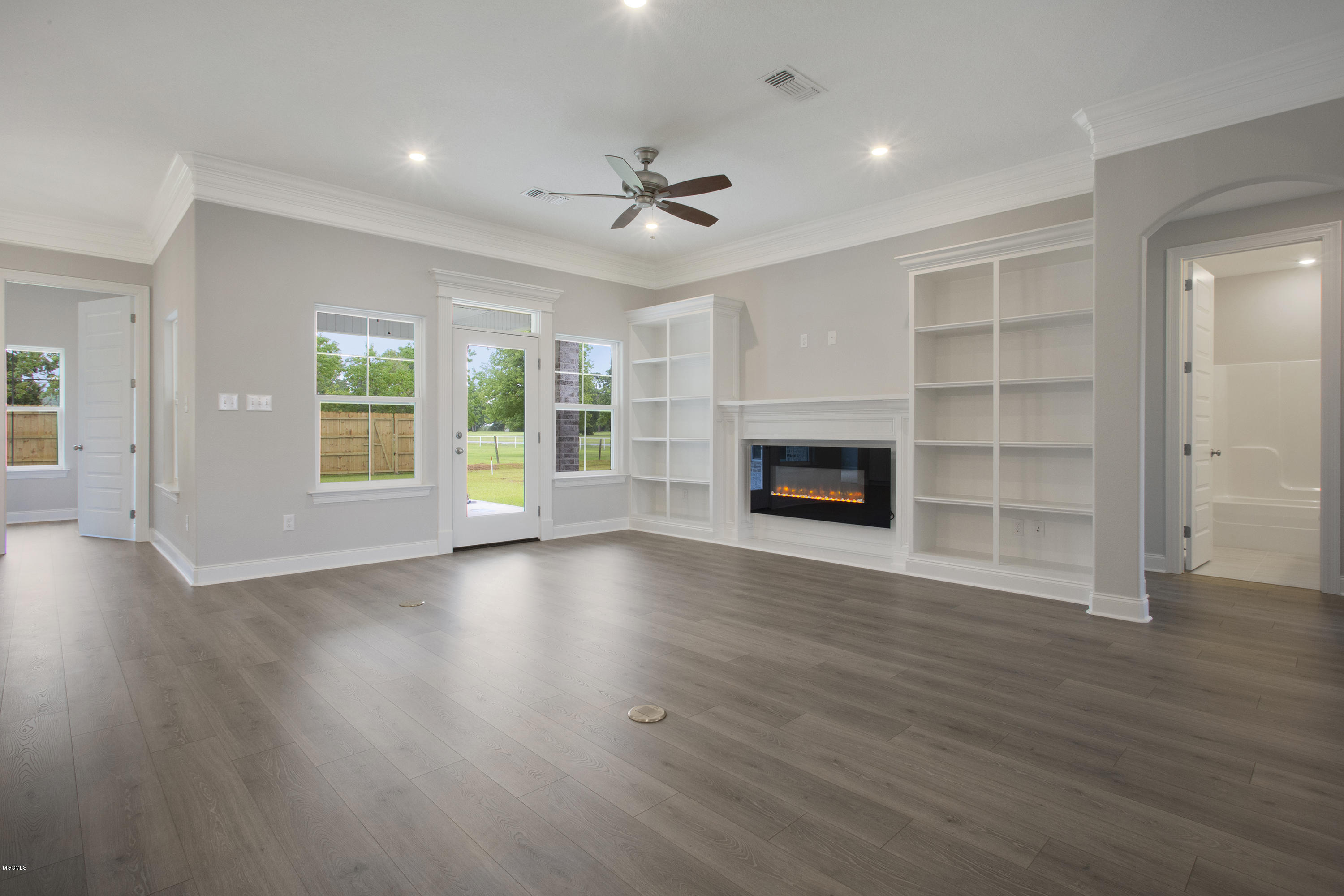 2977 Rue Dominique Biloxi, MS 39532 - Photo 4 of 30 006