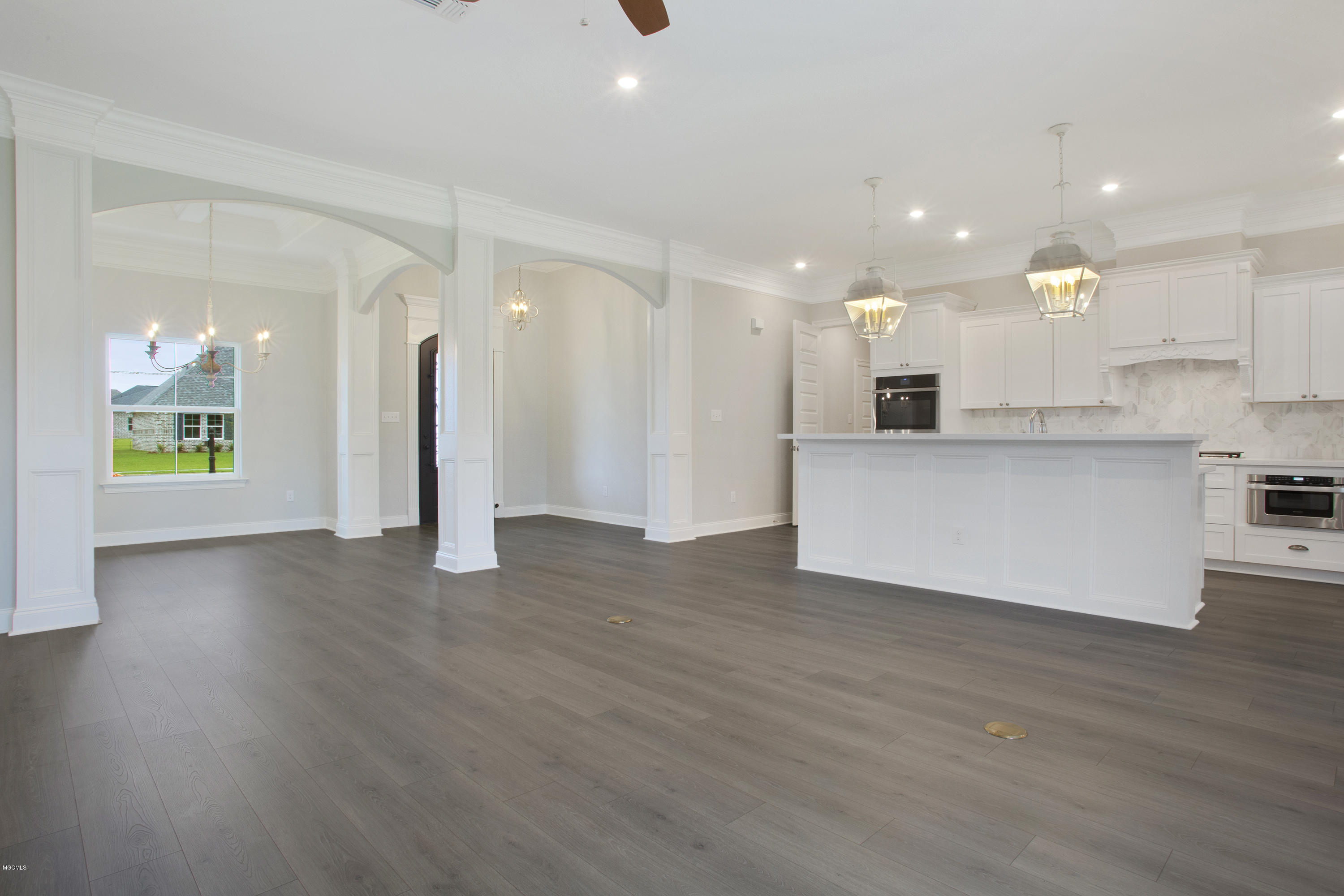 2977 Rue Dominique Biloxi, MS 39532 - Photo 5 of 30 007