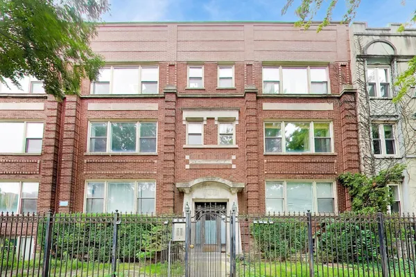 $239,000 | 835 West Lawrence Avenue, Unit 2N, Chicago, IL 60640