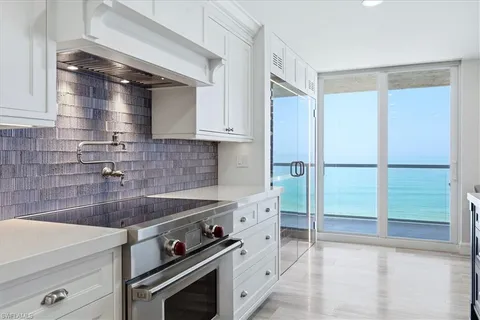 $1,850,000 | 2425 Gulf Of Mexico Drive, Unit 6D, Longboat Key, FL 34228