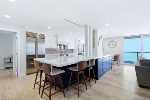 $1,850,000 | 2425 Gulf Of Mexico Drive, Unit 6D, Longboat Key, FL 34228