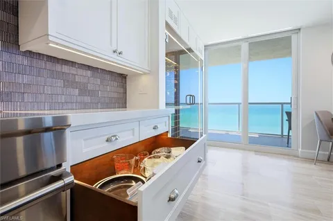 $1,850,000 | 2425 Gulf Of Mexico Drive, Unit 6D, Longboat Key, FL 34228