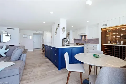 $1,850,000 | 2425 Gulf Of Mexico Drive, Unit 6D, Longboat Key, FL 34228