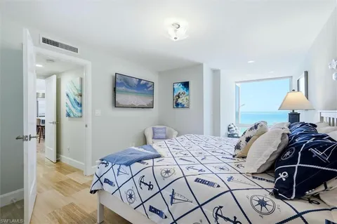 $1,850,000 | 2425 Gulf Of Mexico Drive, Unit 6D, Longboat Key, FL 34228