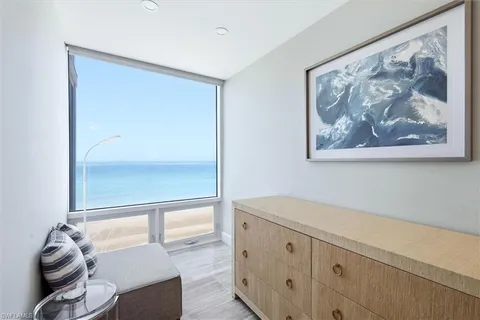 $1,850,000 | 2425 Gulf Of Mexico Drive, Unit 6D, Longboat Key, FL 34228