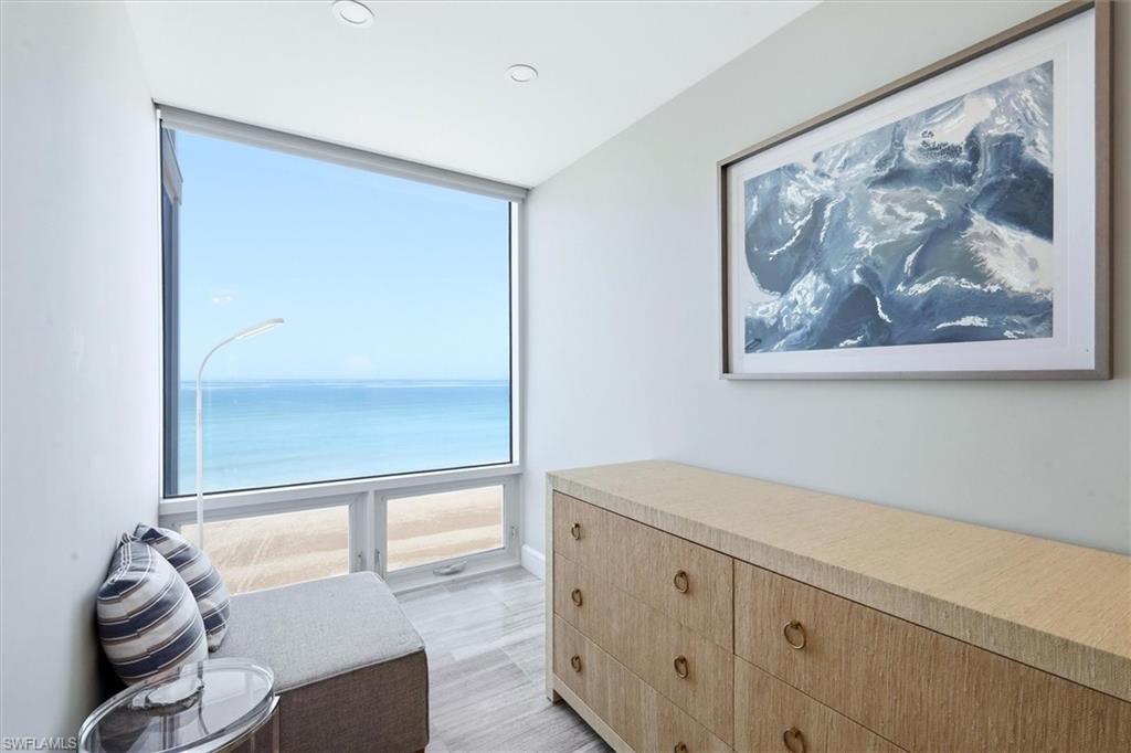 2425 Gulf Of Mexico Drive, Unit 6D Longboat Key, FL 34228 - Photo 34 of 50 Great area to relax and enjoy the views.