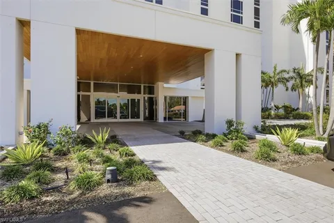 $1,850,000 | 2425 Gulf Of Mexico Drive, Unit 6D, Longboat Key, FL 34228