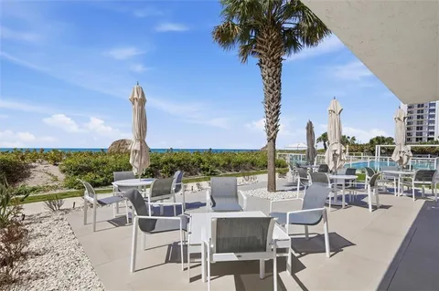 $1,850,000 | 2425 Gulf Of Mexico Drive, Unit 6D, Longboat Key, FL 34228