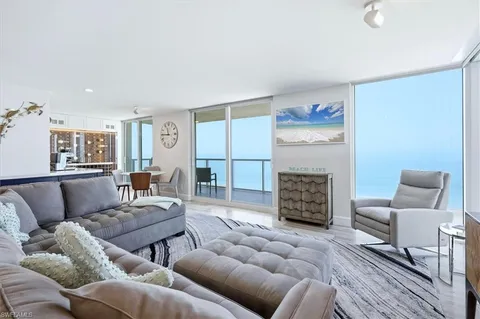 $1,850,000 | 2425 Gulf Of Mexico Drive, Unit 6D, Longboat Key, FL 34228