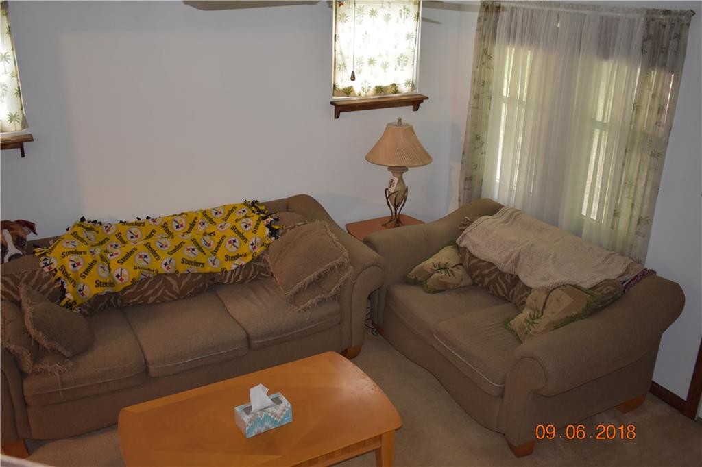 916 Geyer Road Pittsburgh, PA 15209 - Photo 4 of 15 Gallery Image 4