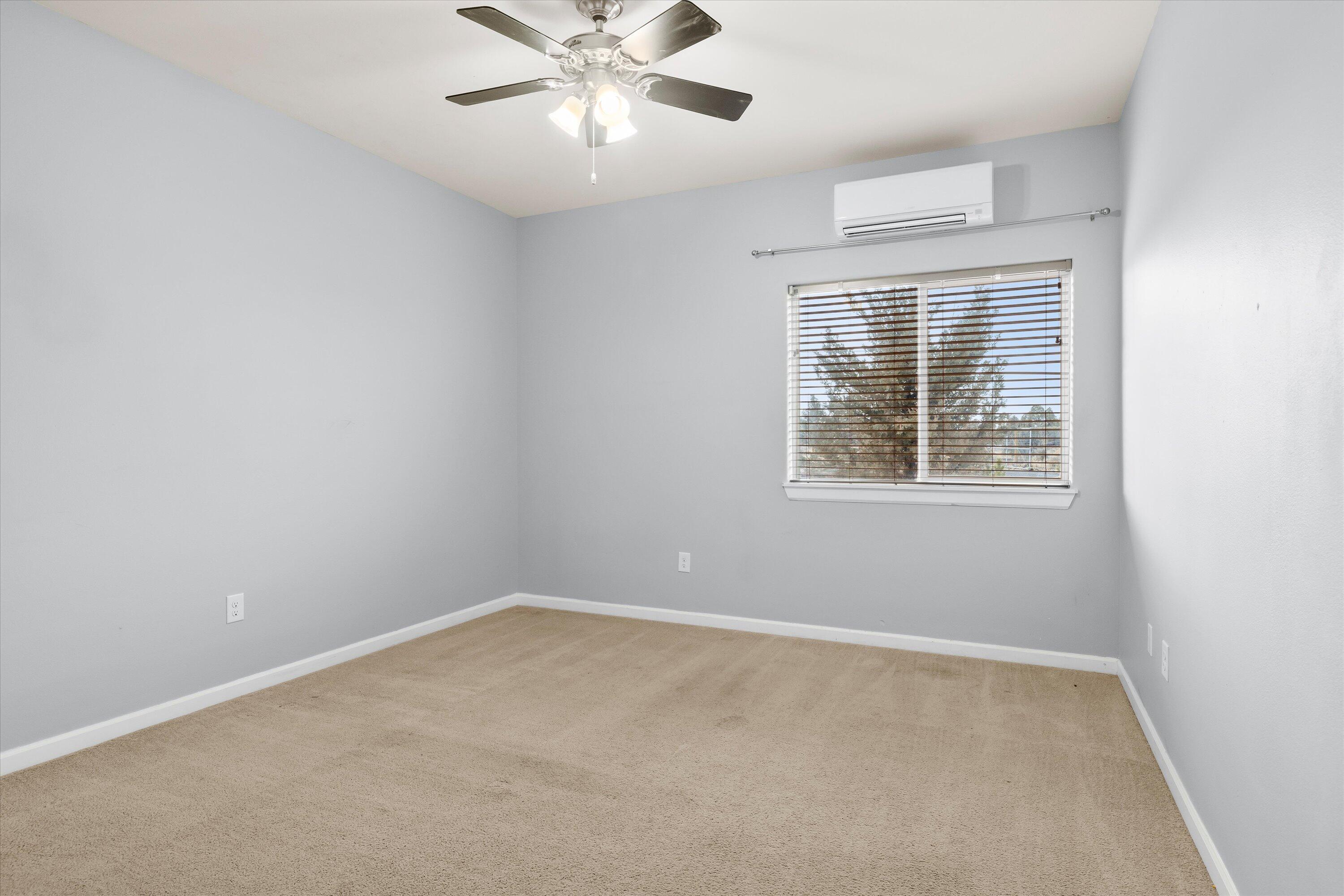 63042 Deschutes Road Bend, OR 97701 - Photo 20 of 58 Guest room 1