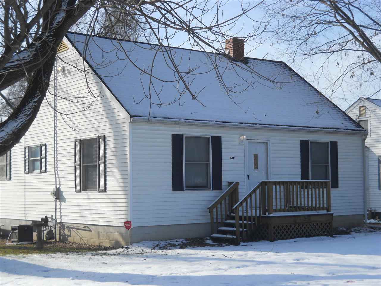 3208 West Farmington Road Peoria, IL 61604 - Photo 1 of 18 Gallery Image 1